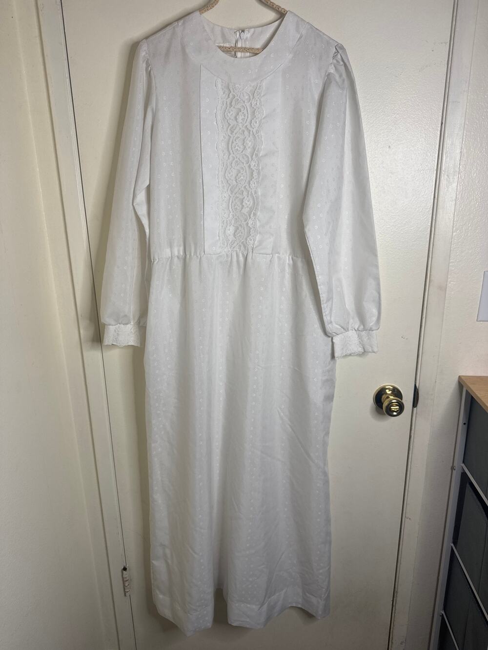 Vintage 70s Le Voy's White Prairie Maxi Dress Cottagecore Lace Panel Nightgown M